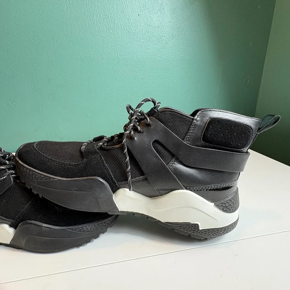 Kenneth Cole kenneth cole